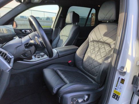 Used 2024 BMW X5 xDrive40i w/ M Sport Package image 16