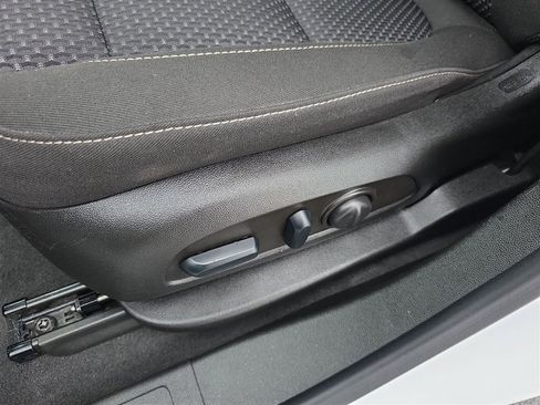 Used 2022 GMC Acadia SLE w/ Driver Convenience Package image 14