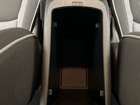 Used 2025 Chevrolet TrailBlazer LT AWD/4WD image 37