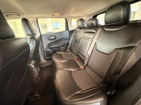 Used 2019 Jeep Compass Latitude w/ Cold Weather Group image 18