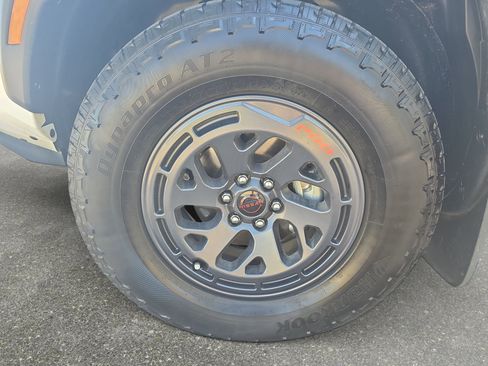 Used 2025 Nissan Frontier PRO-4X AWD/4WD image 31