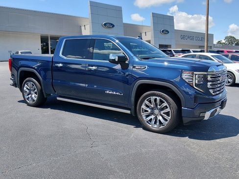 Used 2023 GMC Sierra 1500 Denali w/ Denali Reserve Package AWD/4WD image 2
