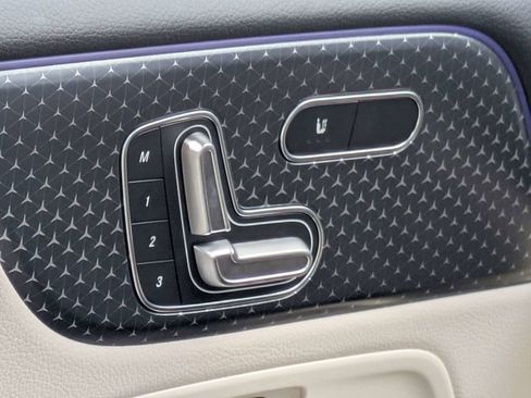 Used 2025 Mercedes-Benz GLB 250 image 21