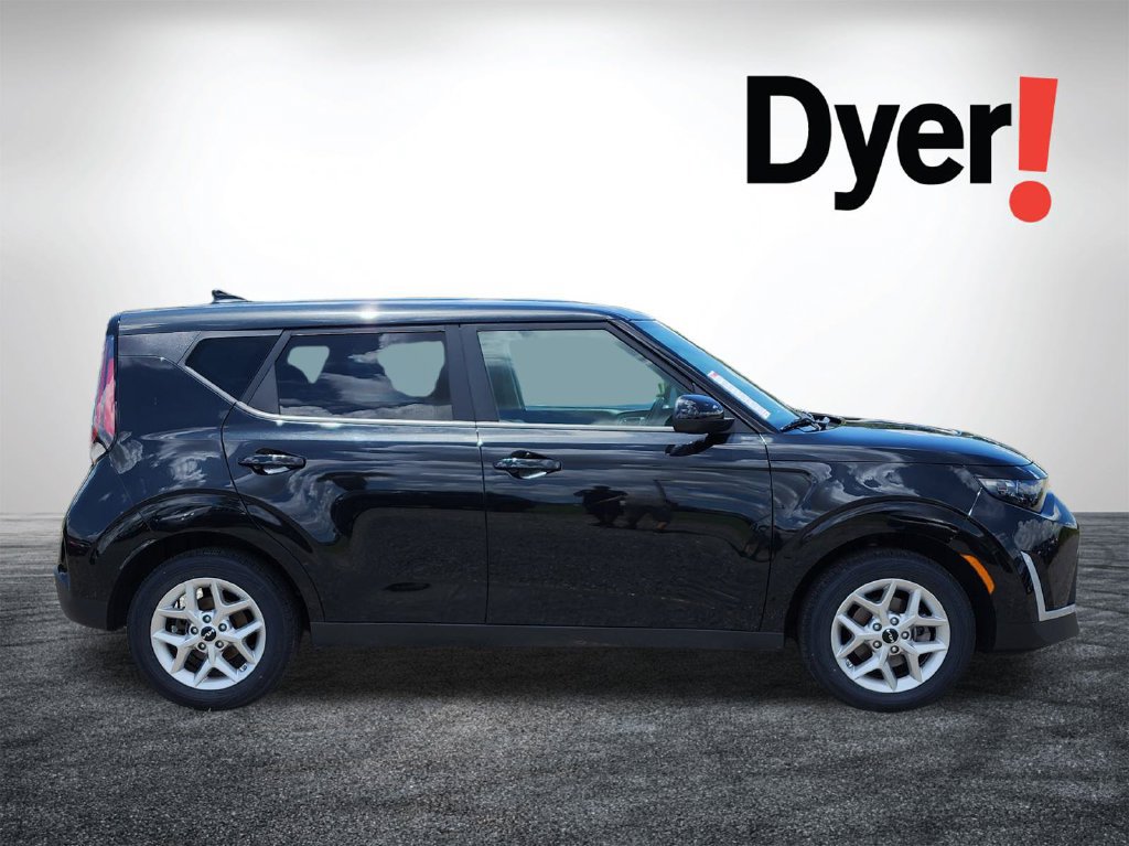Certified 2024 Kia Soul LX w/ Option Group 015 FWD image 3
