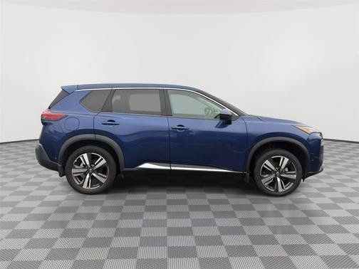 Certified 2022 Nissan Rogue SL w/ SL Premium Package AWD/4WD image 2