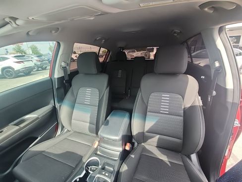 Used 2022 Kia Sportage LX w/ LX FWD Value Edition Package image 13