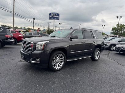 Used 2017 GMC Yukon SLT w/ Premium Edition