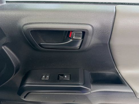 Used 2022 Toyota Tacoma SR image 30