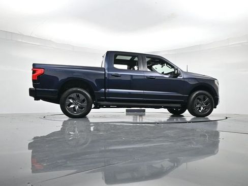 Used 2024 Ford F150 Lightning Lariat image 29