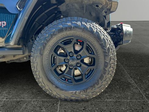 Used 2020 Jeep Gladiator Rubicon image 9