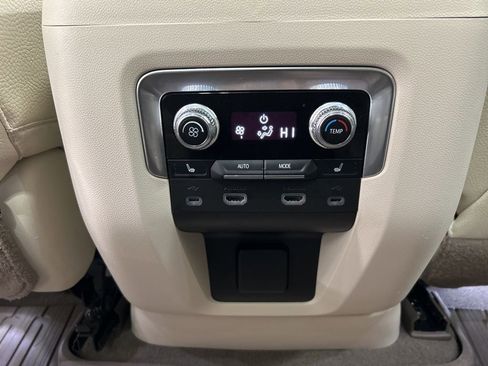 Used 2021 GMC Yukon Denali w/ Denali Ultimate Package image 30