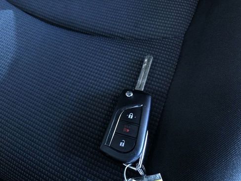 Certified 2025 Toyota RAV4 LE image 32