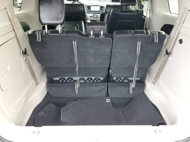 Used 2024 Chrysler Pacifica Limited FWD image 37