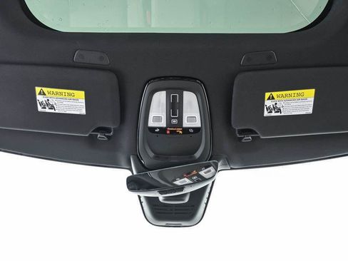 Certified 2025 Volvo XC90 T8 Plus AWD/4WD image 20