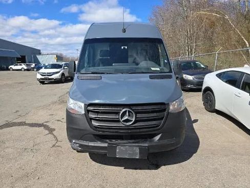 Used 2019 Mercedes-Benz Sprinter 170 image 2