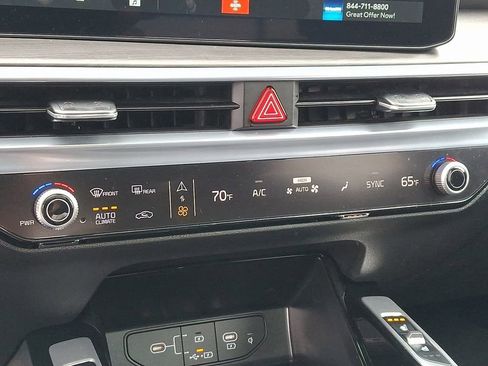 Used 2025 Kia Sorento SX Prestige AWD/4WD image 17