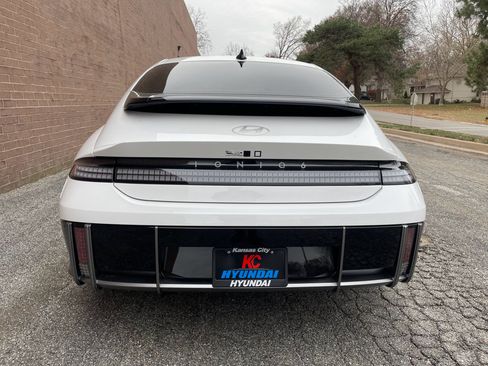 New 2025 Hyundai Ioniq 6 SE image 4