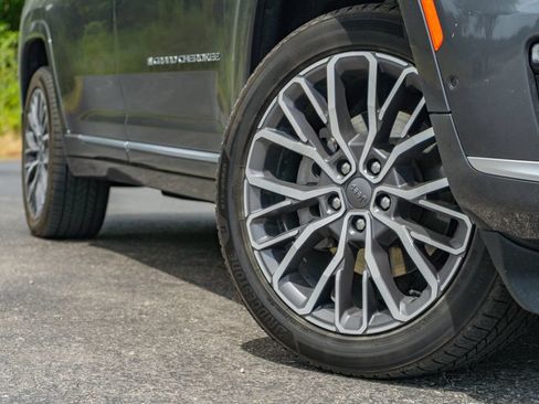 Used 2022 Jeep Grand Cherokee L Summit AWD/4WD image 3