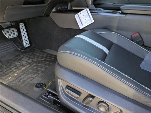 New 2026 Toyota Camry SE image 4