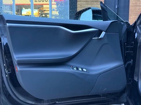 Used 2015 Tesla Model S 70D image 21