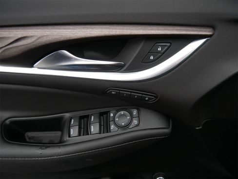 Used 2024 Buick Enclave Avenir w/ Avenir Technology Package image 16