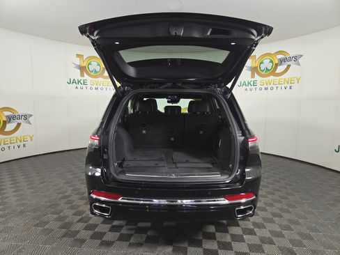 Used 2023 Jeep Grand Cherokee Overland w/ Luxury Tech Group IV AWD/4WD image 37