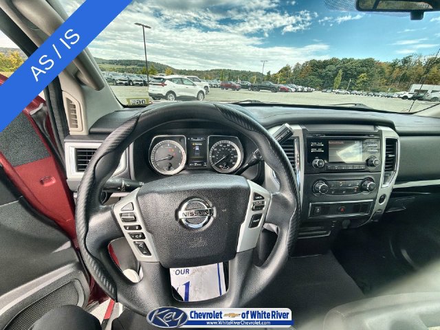 Used 2017 Nissan Titan SV AWD/4WD image 11