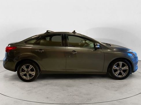 Used 2016 Ford Focus SE image 6