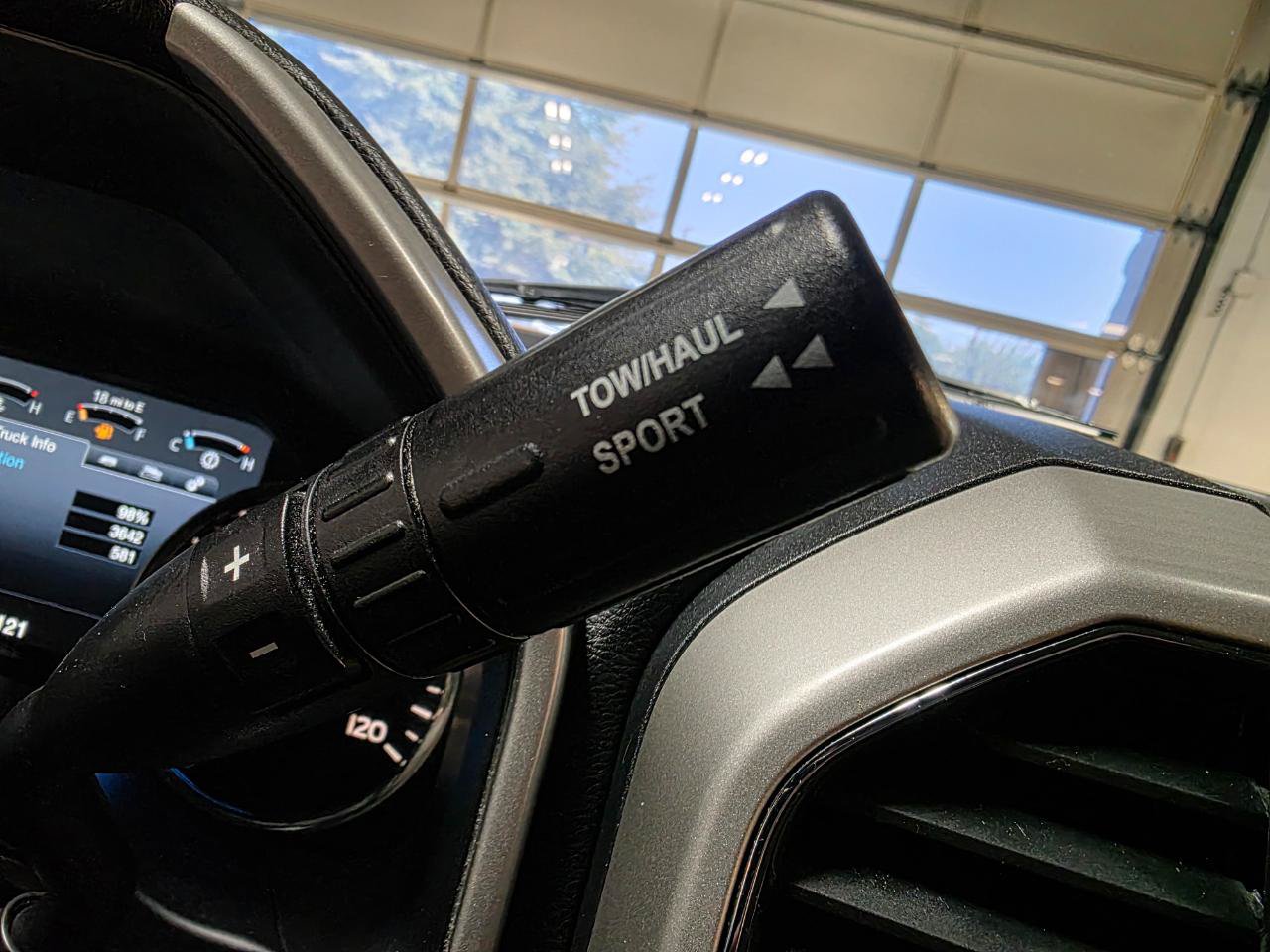 Used 2017 Ford F150 Lariat w/ Equipment Group 501A Mid AWD/4WD image 37