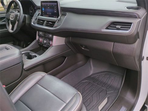 Used 2021 GMC Yukon SLT w/ SLT Premium Package image 29