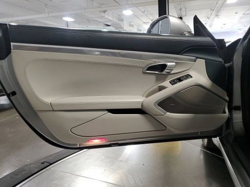 Used 2018 Porsche 911 Carrera image 12