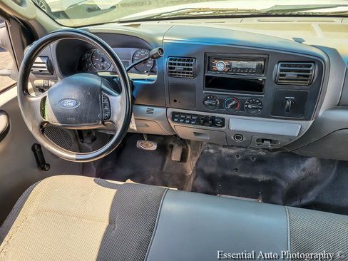 Used 2006 Ford F450 2WD Regular Cab Super Duty image 12