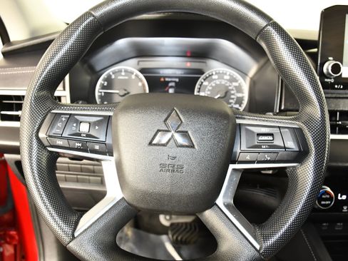 Used 2024 Mitsubishi Outlander ES AWD/4WD image 19