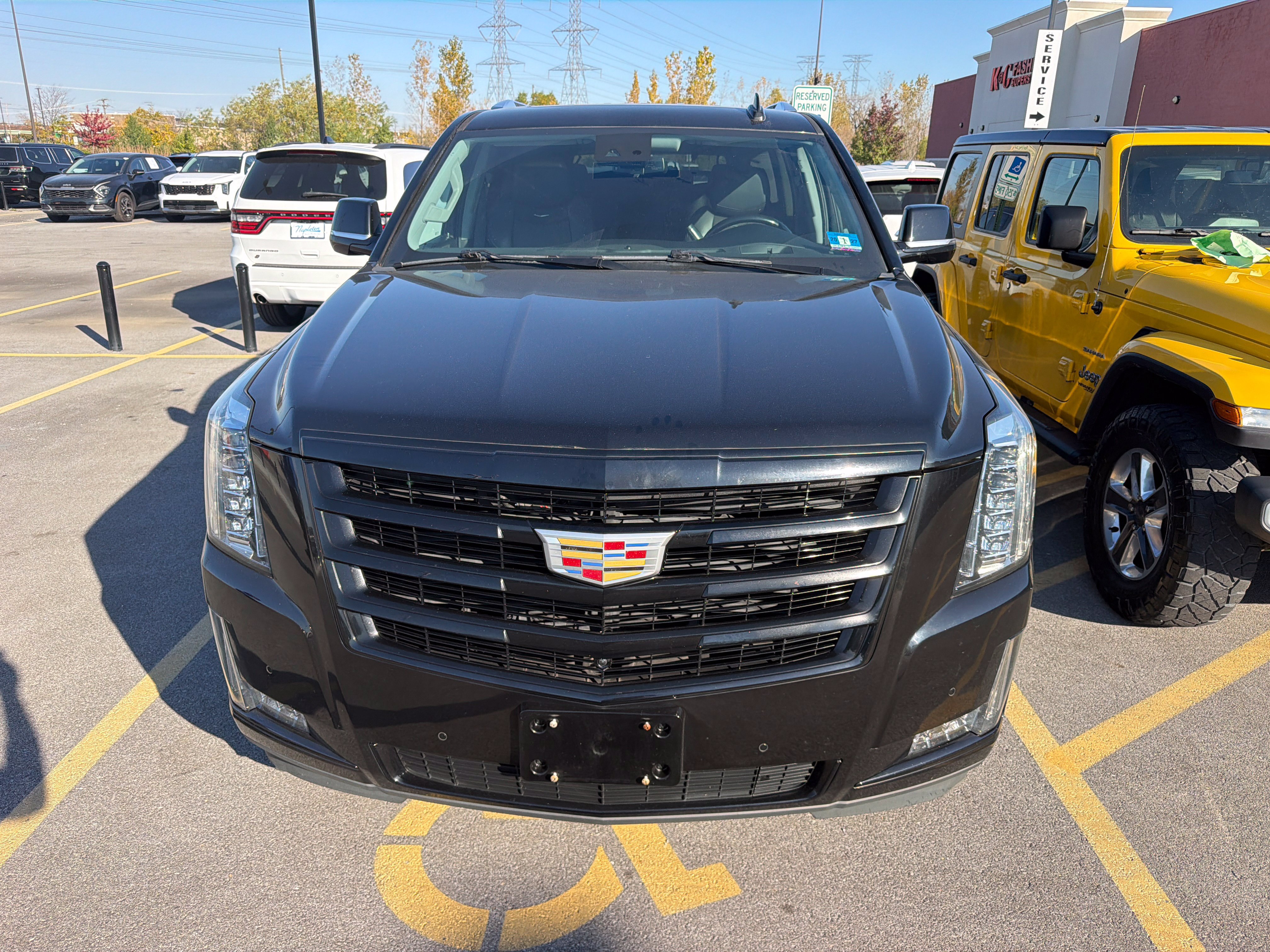Used 2020 Cadillac Escalade Luxury w/ Escalade Sport Edition AWD/4WD image 2