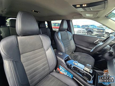 Used 2025 Mitsubishi Outlander SE FWD image 56