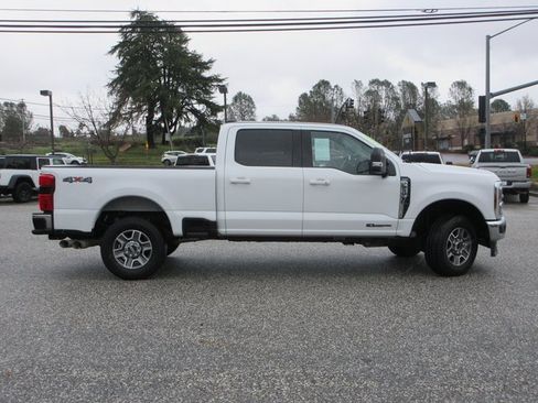 Used 2024 Ford F250 Lariat image 3