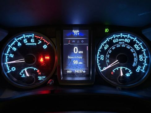 Used 2021 Toyota Tacoma TRD Sport image 17