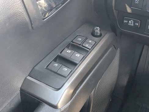 Used 2022 Toyota Tacoma TRD Off-Road w/ Technology Package RWD image 19