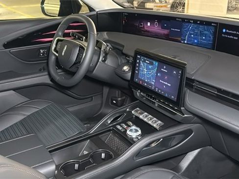 New 2026 Lincoln Nautilus Reserve image 6