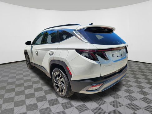 Certified 2025 Hyundai Tucson Limited AWD/4WD image 3