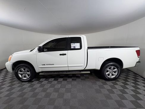 Used 2014 Nissan Titan SV w/ SV Value Truck Package image 4