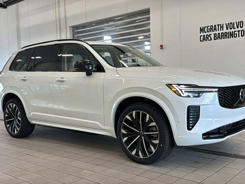 New 2026 Volvo XC90 T8 Ultra w/ Lounge Package AWD/4WD image 3