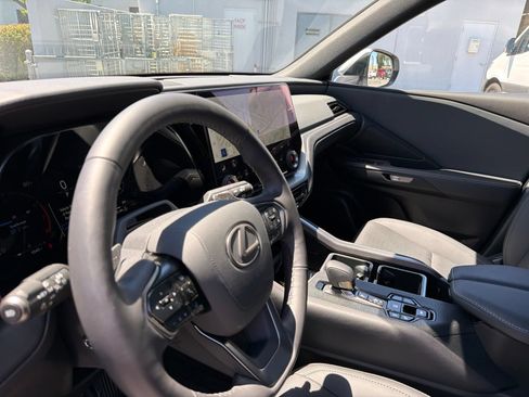Used 2025 Lexus TX 350 AWD image 9