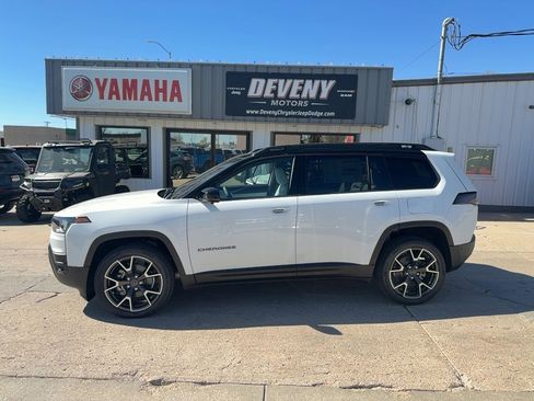 New 2026 Jeep Cherokee Overland w/ Trailer Tow Group AWD/4WD image 1