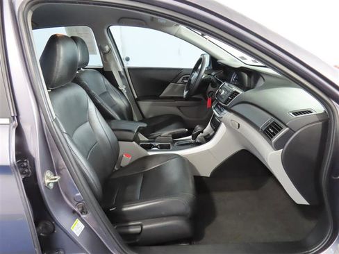Used 2015 Honda Accord LX image 31