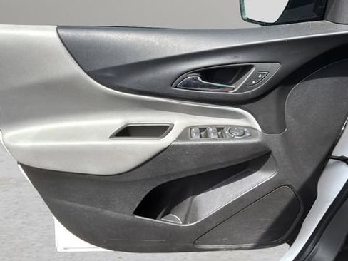 Used 2024 Chevrolet Equinox LS FWD image 18
