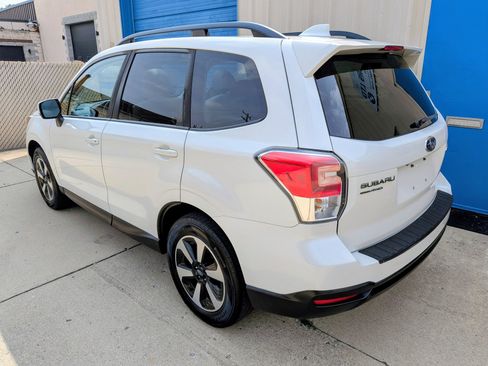 Used 2018 Subaru Forester 2.5i Premium w/ All-Weather Package AWD/4WD image 4