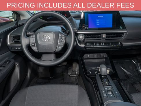 Used 2024 Toyota Prius LE FWD image 6