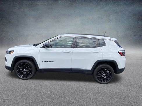 Used 2022 Jeep Compass Latitude image 24