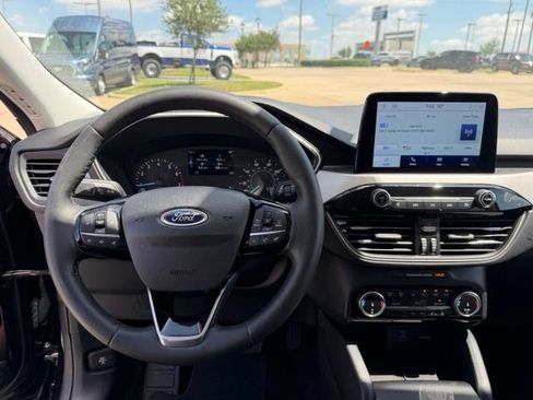 Used 2022 Ford Escape SE w/ SE Sport Appearance Package FWD image 12